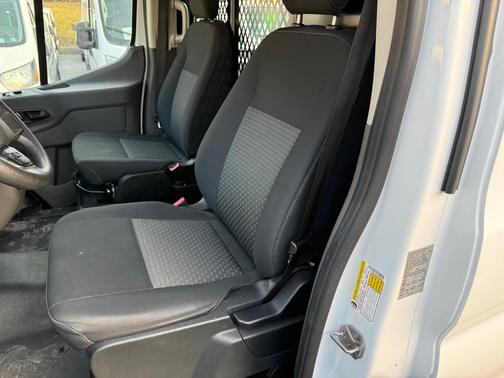 2024 Ford Transit-250 T-250