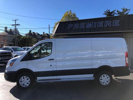 2023 Ford Transit-250 T-250