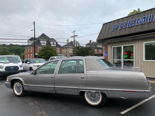 1996 Cadillac Fleetwood Base