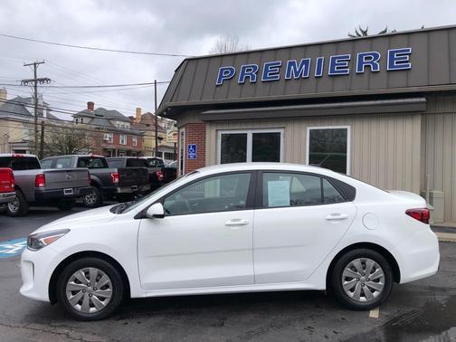 White 2018 Kia Rio LX