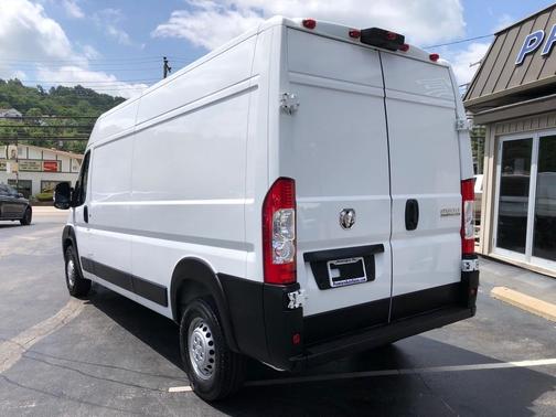 White 2025 RAM ProMaster 2500 High Roof