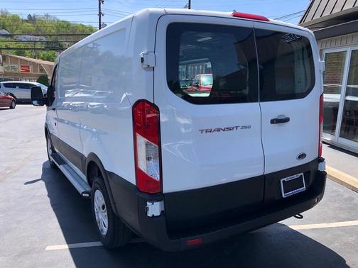 2021 Ford Transit-250 T-250