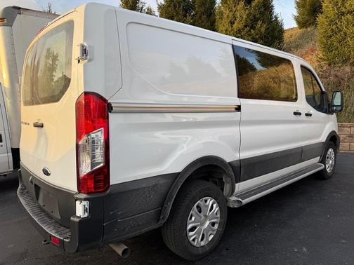 2024 Ford Transit-250 T-250