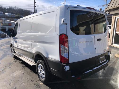 2024 Ford Transit-250 T-250