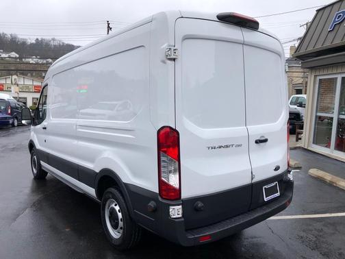 2018 Ford Transit-250 148 WB Medium Roof Cargo