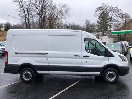 2018 Ford Transit-250 148 WB Medium Roof Cargo