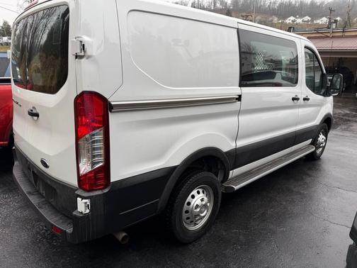 2024 Ford Transit-250 T-250