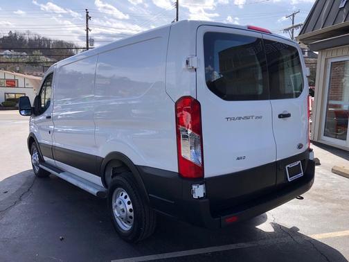 2024 Ford Transit-250 T-250