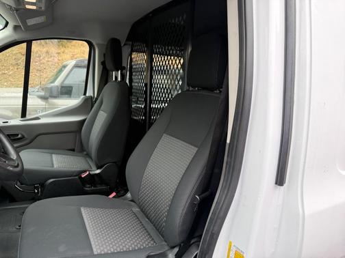 2024 Ford Transit-250 T-250