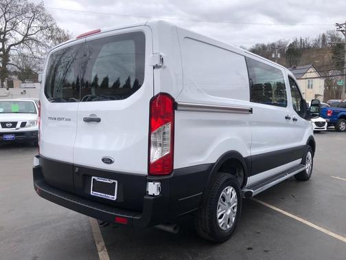 2024 Ford Transit-250 T-250