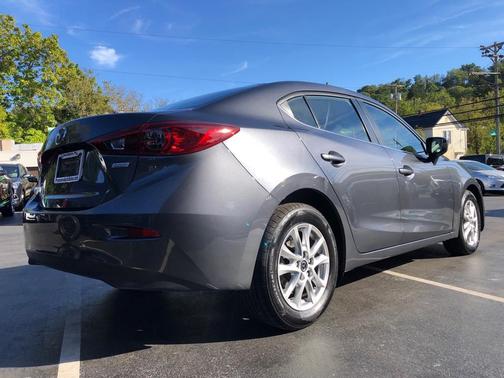 2016 Mazda Mazda3 i Sport
