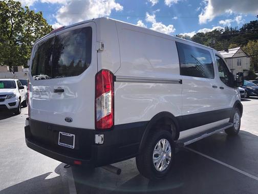 2023 Ford Transit-250 T-250