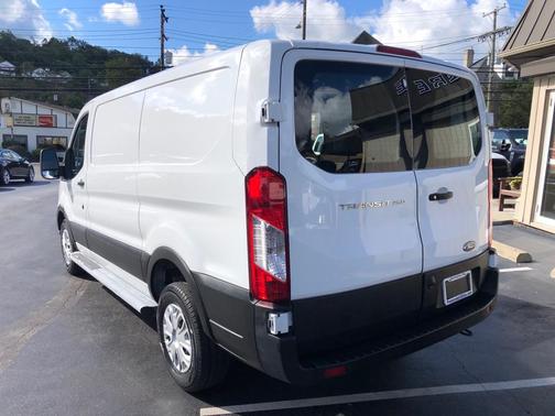 2023 Ford Transit-250 T-250