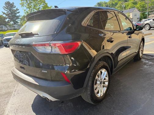 Black 2021 Ford Escape SE