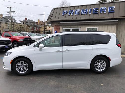 2022 Chrysler Pacifica Touring-L