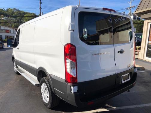 2023 Ford Transit-250 T-250