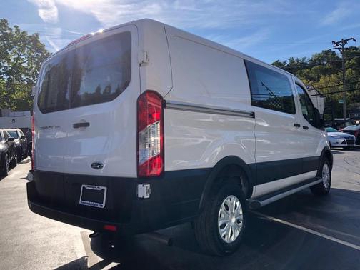 2023 Ford Transit-250 T-250