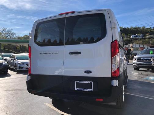 2023 Ford Transit-250 T-250