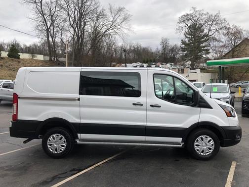 2024 Ford Transit-250 T-250