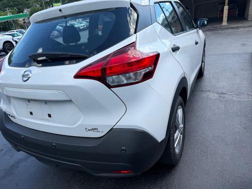 White 2020 Nissan Kicks S