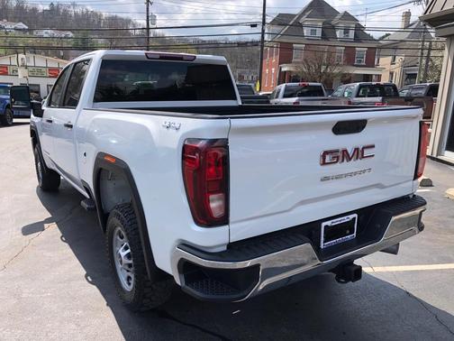 White 2023 GMC Sierra 2500 Pro