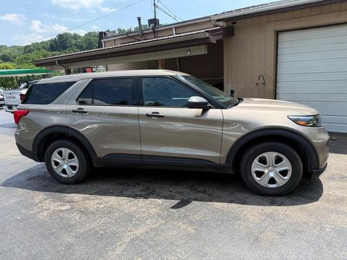 Gold 2020 Ford Utility Police Interceptor Base