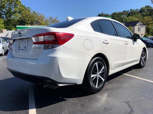 2019 Subaru Impreza 2.0i Premium