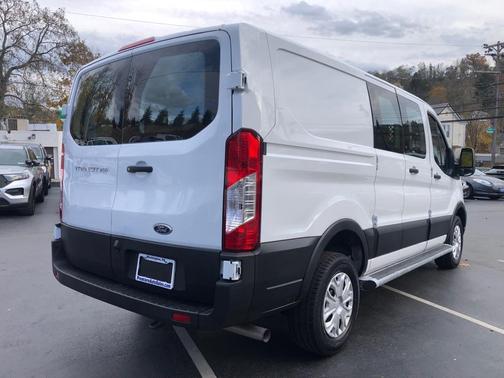 2023 Ford Transit-250 T-250