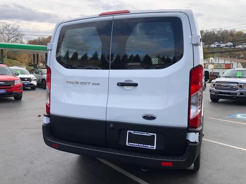 2023 Ford Transit-250 T-250