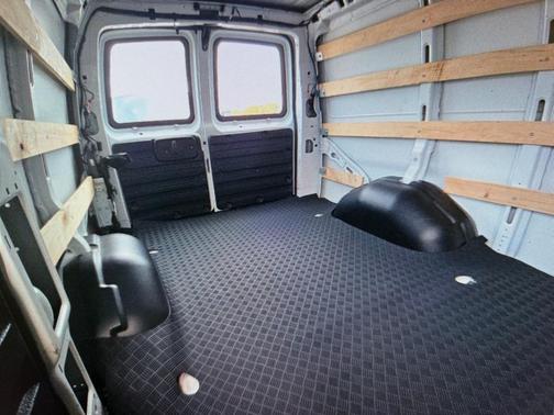 2024 GMC Savana 2500 Work Van