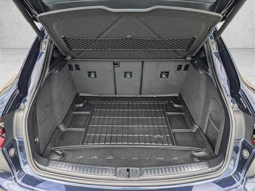 2018 Porsche Macan Sport Edition