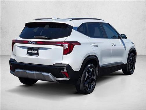 Snow White Pearl 2024 Kia Seltos EX