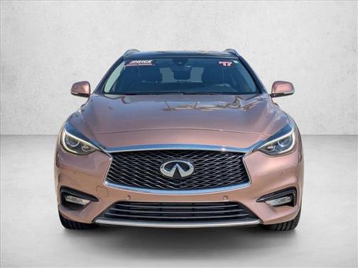 2017 INFINITI QX30 Premium