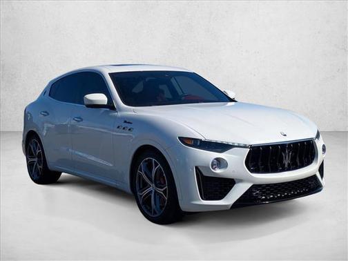 Bianco 2022 Maserati Levante Modena