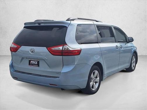 2016 Toyota Sienna LE
