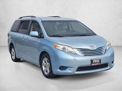 2016 Toyota Sienna LE