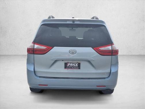 2016 Toyota Sienna LE