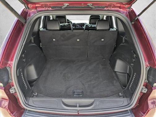 Velvet Red Pearlcoat 2022 Jeep Grand Cherokee Laredo