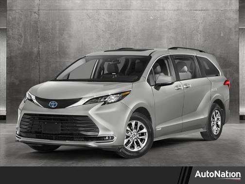 2021 Toyota Sienna XLE 8 Passenger