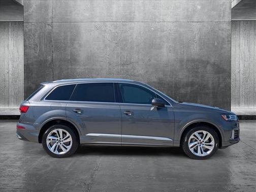 2021 Audi Q7 45 Premium Plus