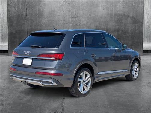 2021 Audi Q7 45 Premium Plus