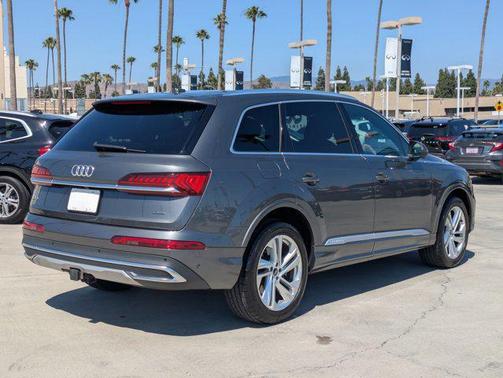 2021 Audi Q7 45 Premium Plus