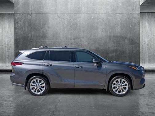 2022 Toyota Highlander Hybrid Limited