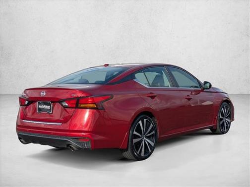 2022 Nissan Altima SR FWD