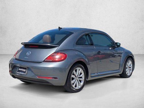 Silver/Gray 2017 Volkswagen Beetle 1.8T
