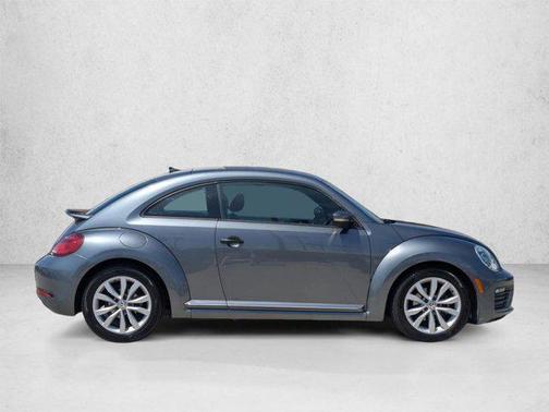 Silver/Gray 2017 Volkswagen Beetle 1.8T
