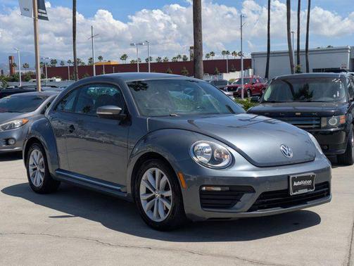 Silver/Gray 2017 Volkswagen Beetle 1.8T