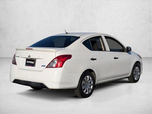 2015 Nissan Versa 1.6 S+