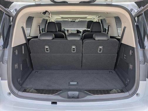 2025 INFINITI QX80 PURE