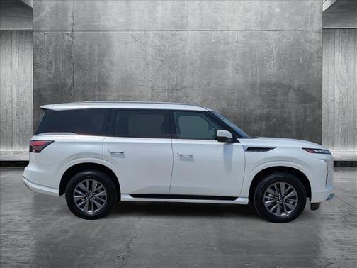 2025 INFINITI QX80 PURE